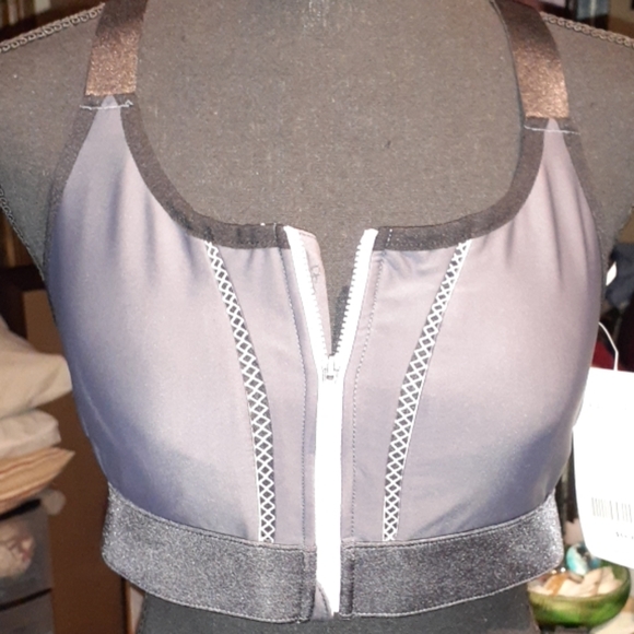 Fabletics Other - New fantastic pink & black sports bra